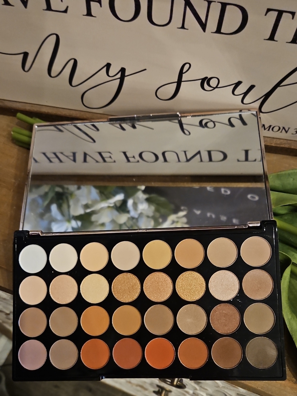 MakeupRevolution Warm Neutral Eyeshadow Palette — Cream, Tan, Gold, Brown Shades